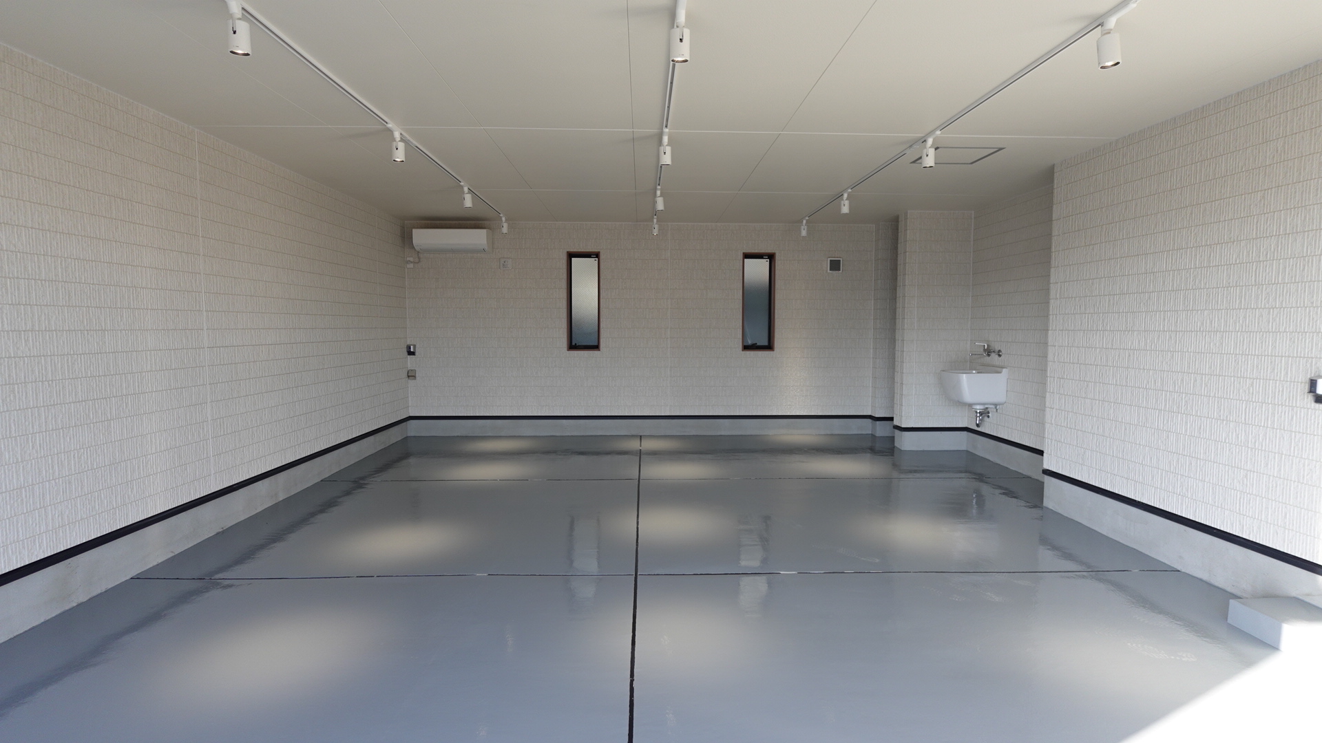 ガレージスペースの奥行は約6.3ｍ
 loading=