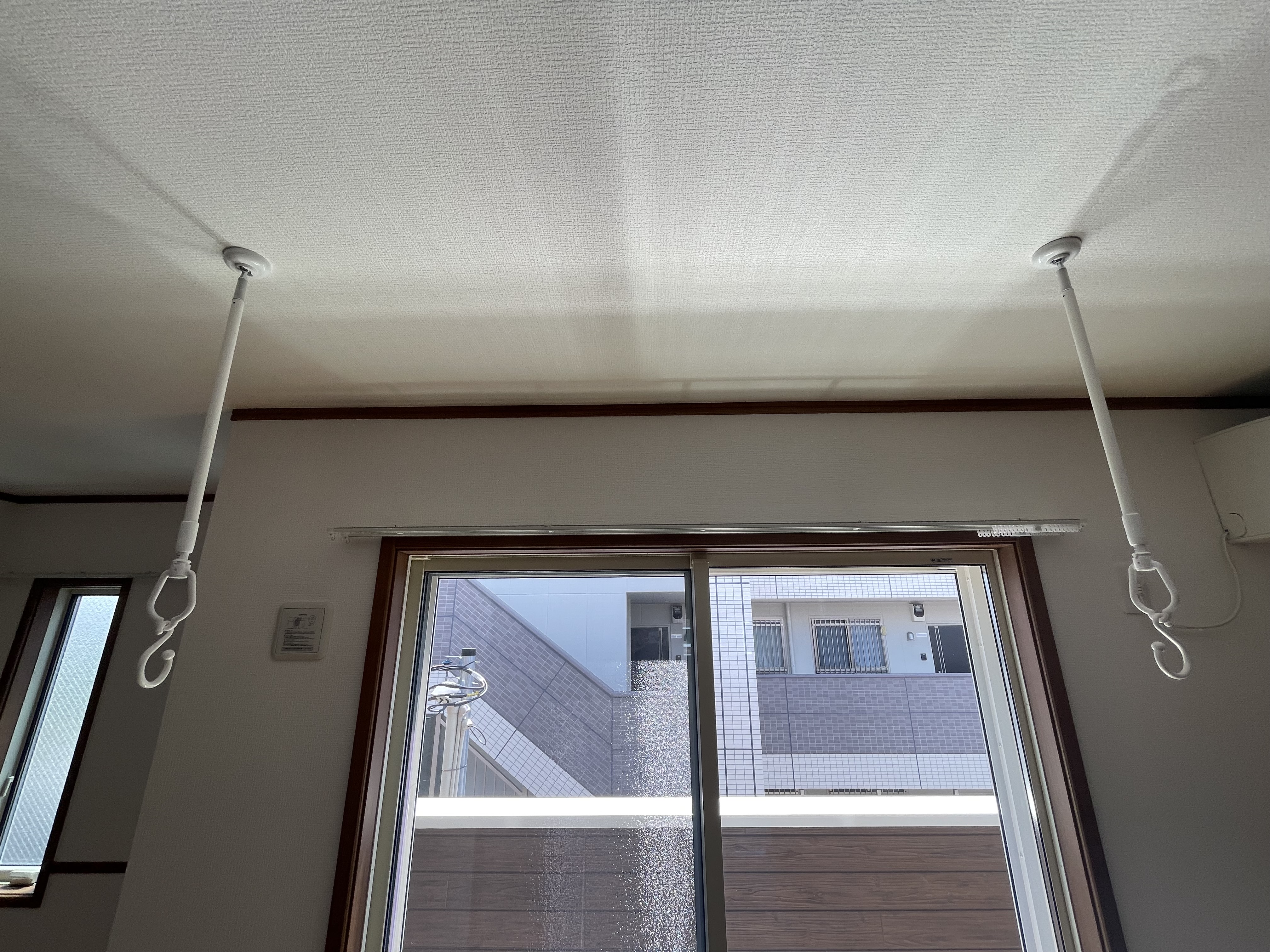 花粉の季節にも大活躍の室内物干し loading=