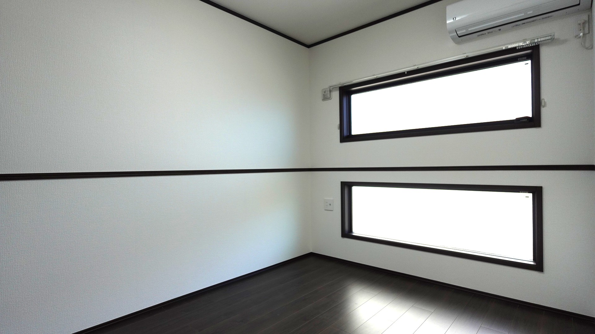 4.8帖の洋室にはオシャレな大きな窓
 loading=