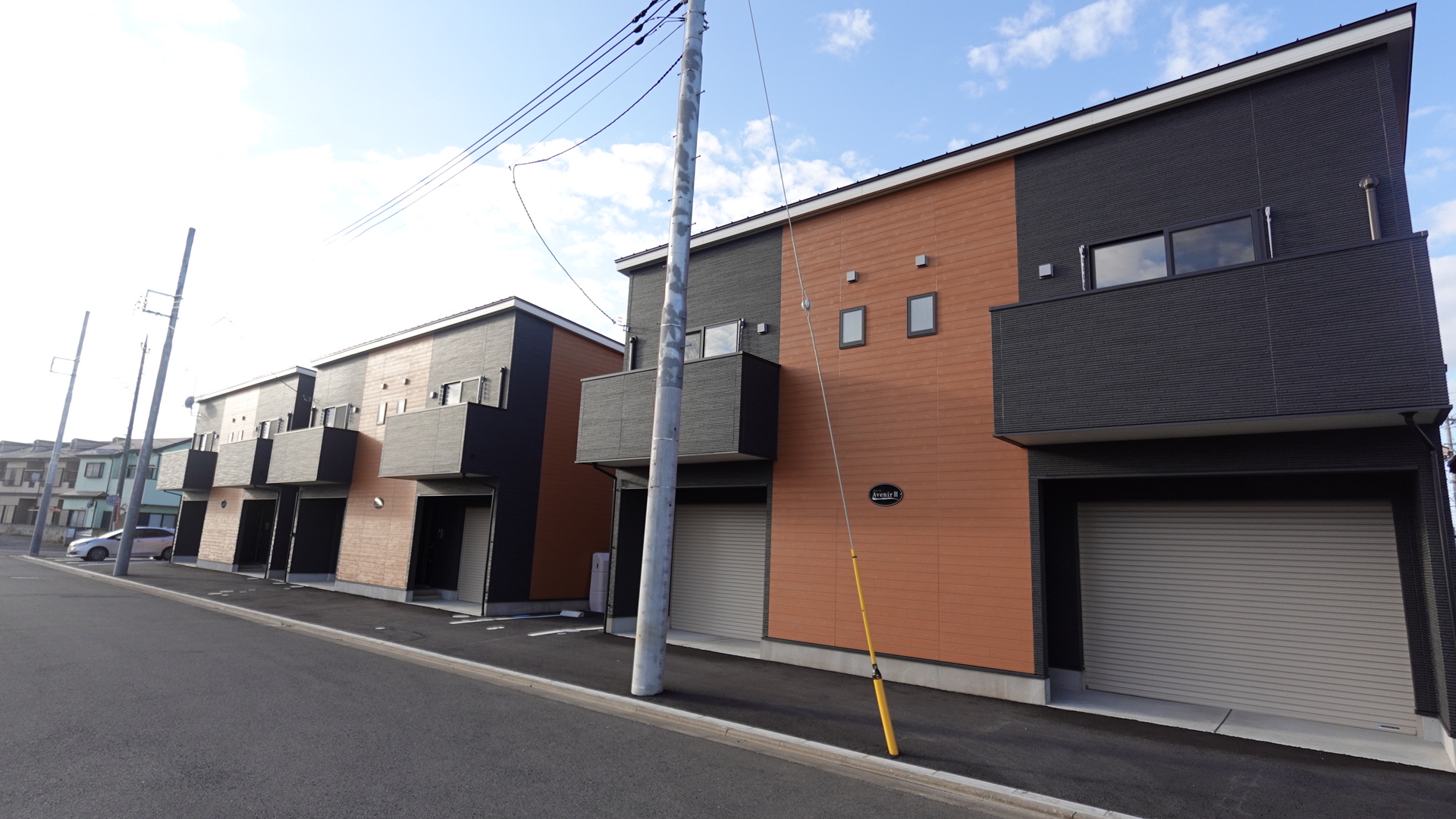 埼玉県三芳町のガレージハウス「アベニール」の外観② loading=