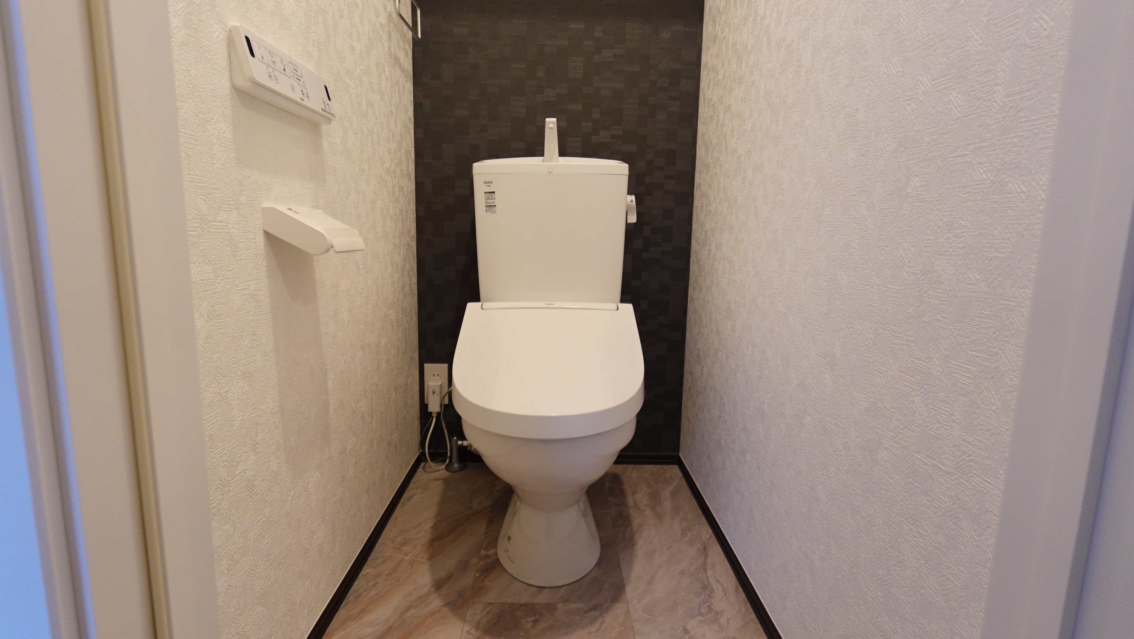 シャワートイレ付き loading=