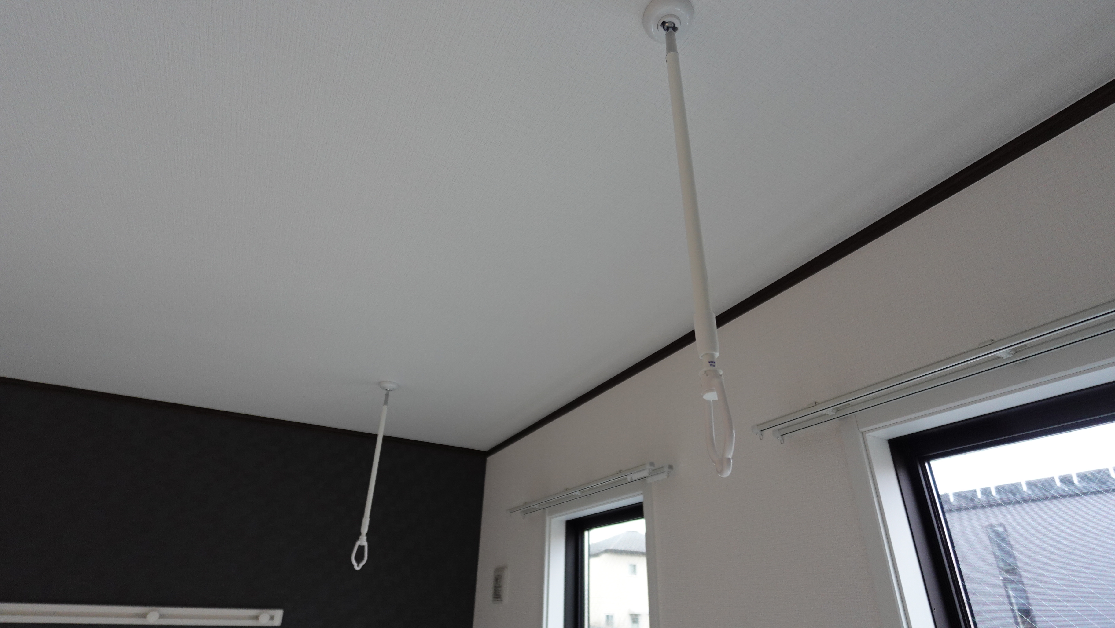 花粉の季節も大活躍の室内物干し loading=