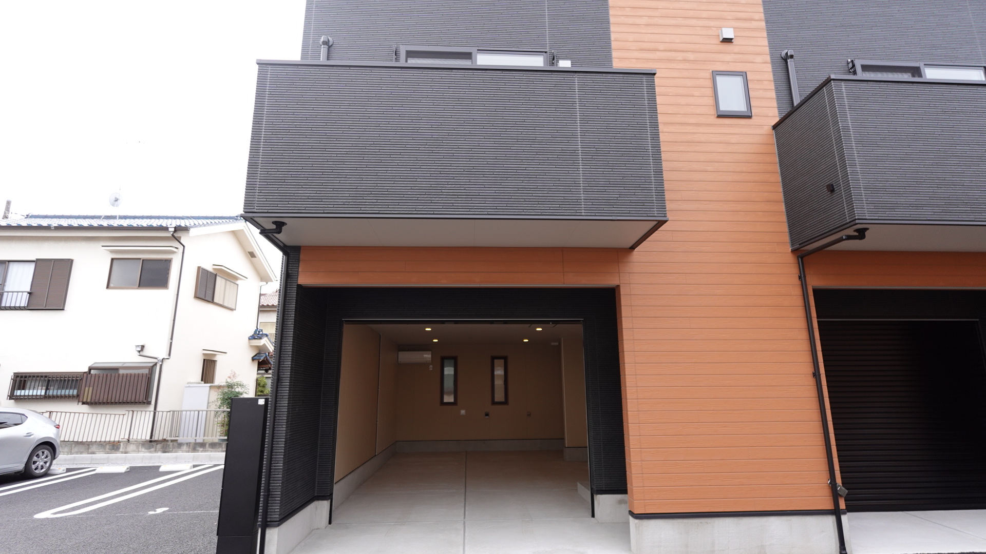 ガレージスペースの間口は約3m
 loading=