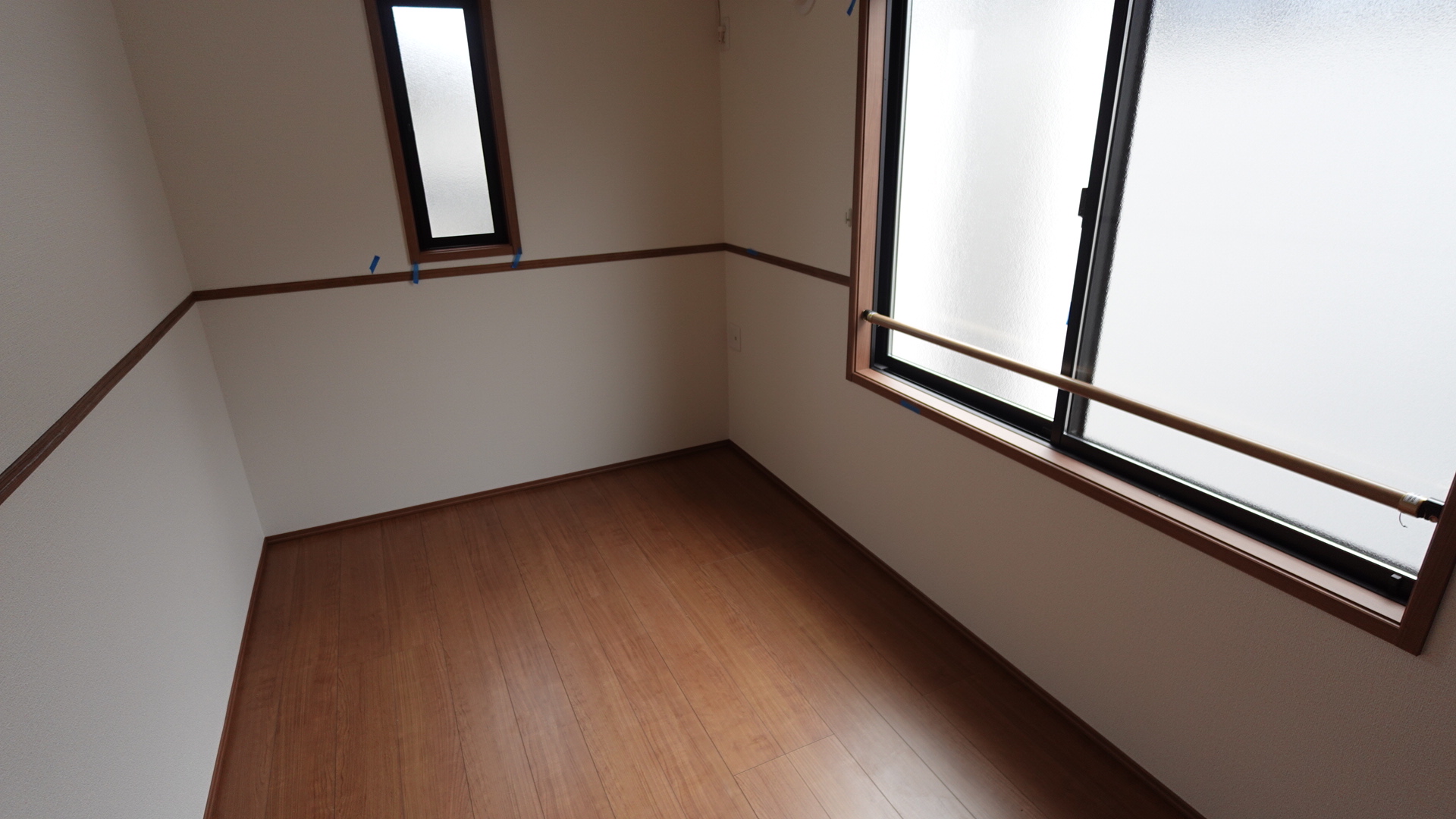 ウォークインクローゼット付きの居室スペース loading=