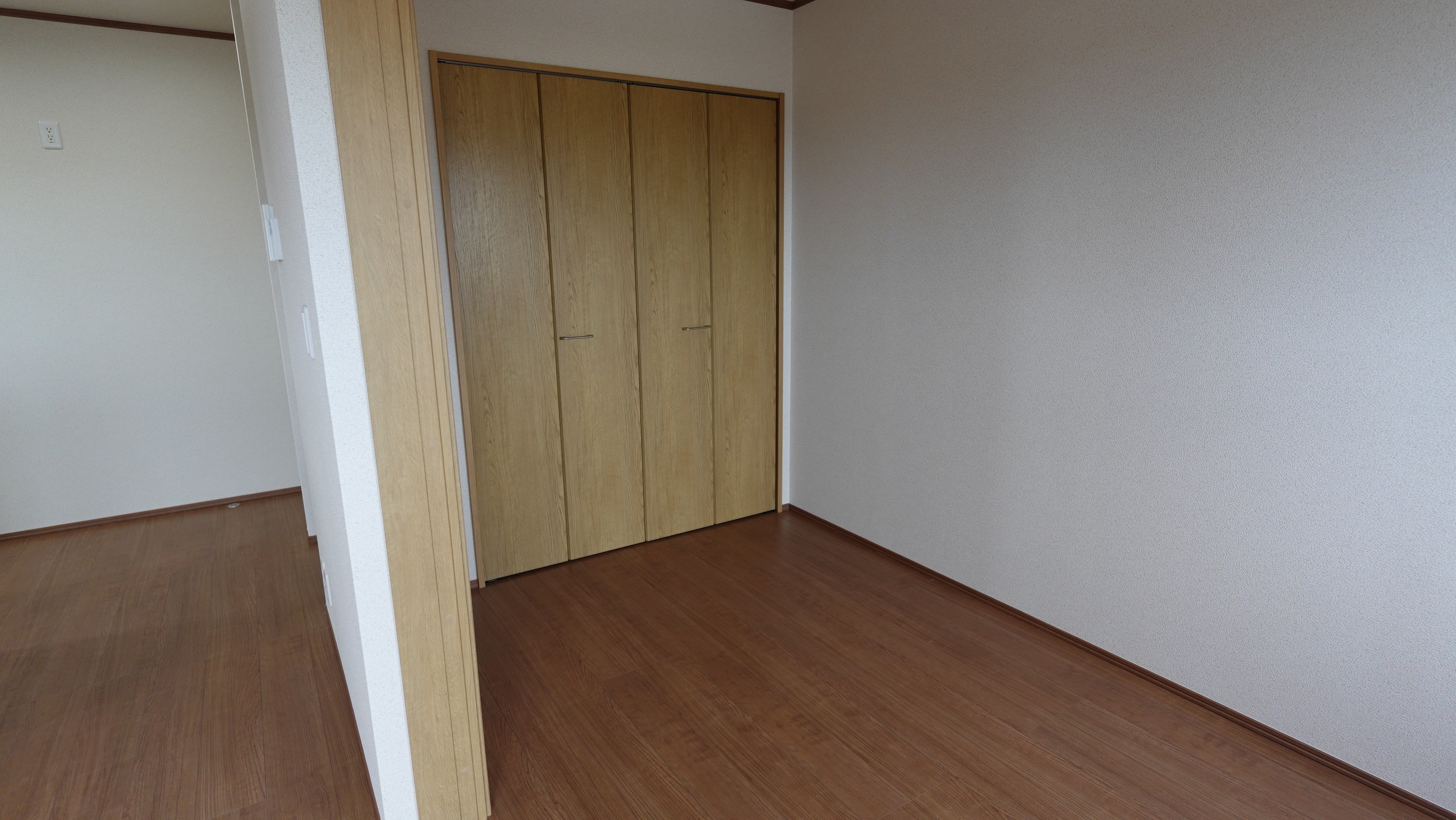 居室の広さは5.1帖 loading=