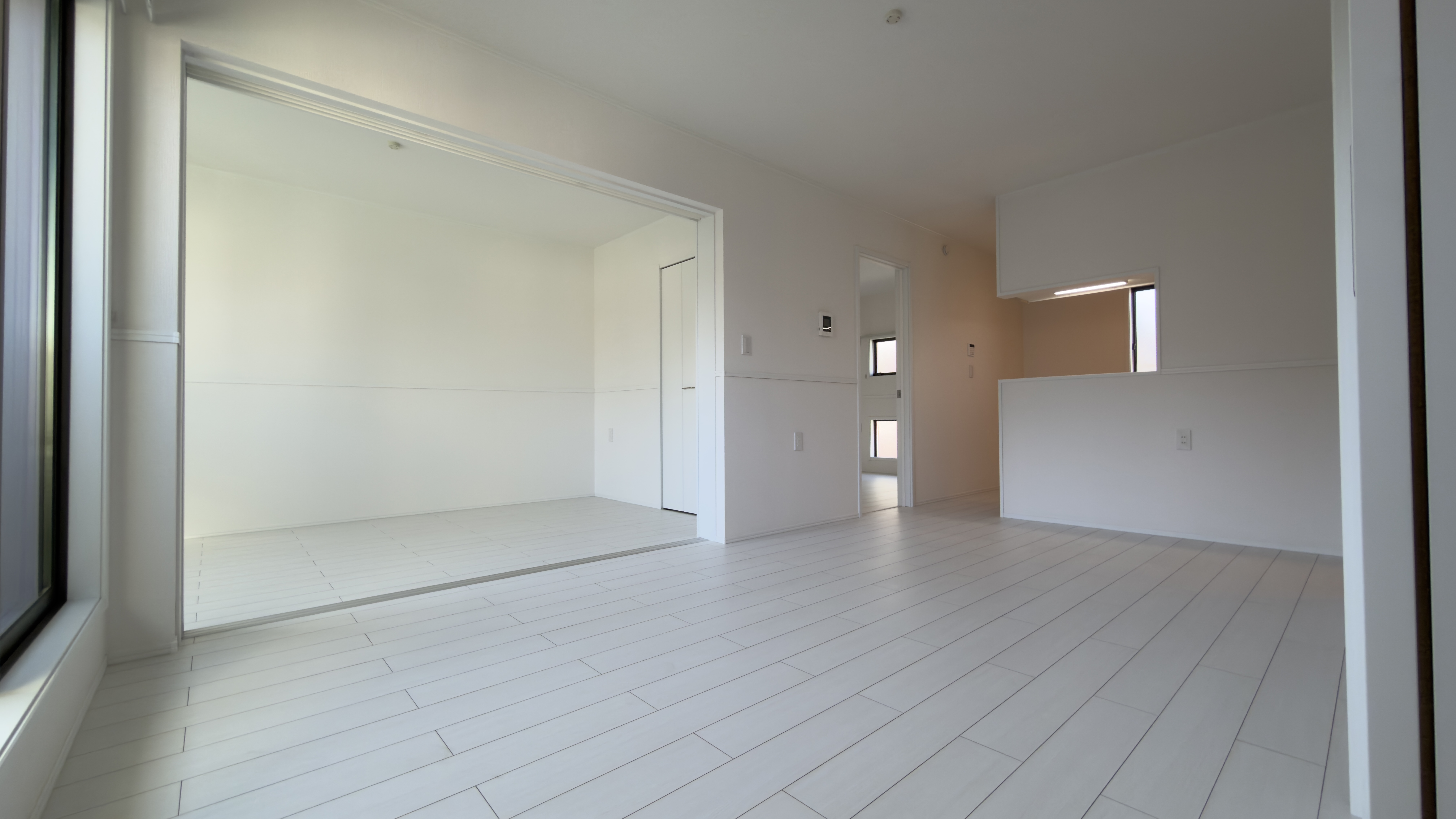 使い勝手の良い居室と続き間のLDK（102・103号室）
 loading=