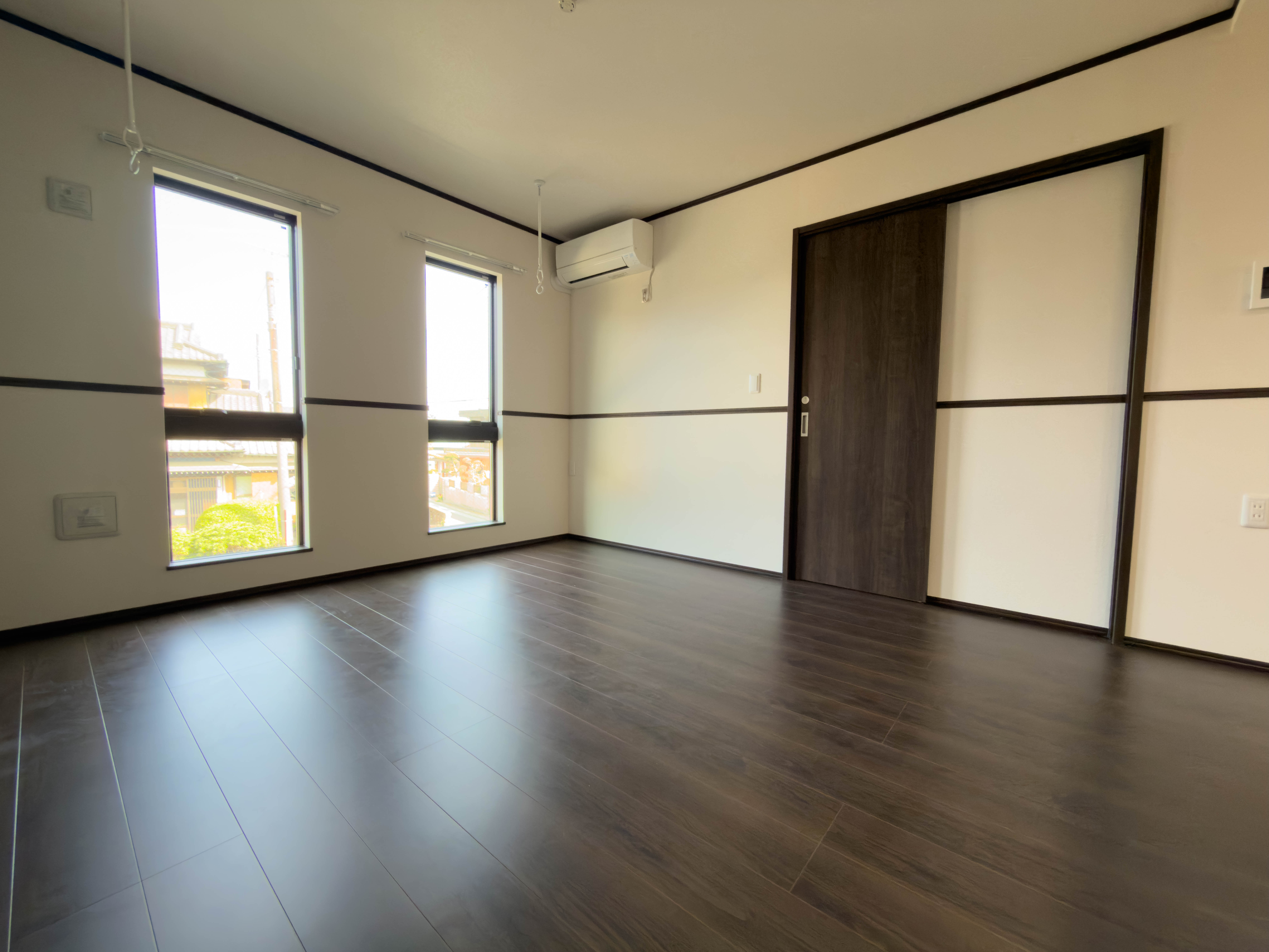 明るい大きな窓のあるLDK
 loading=