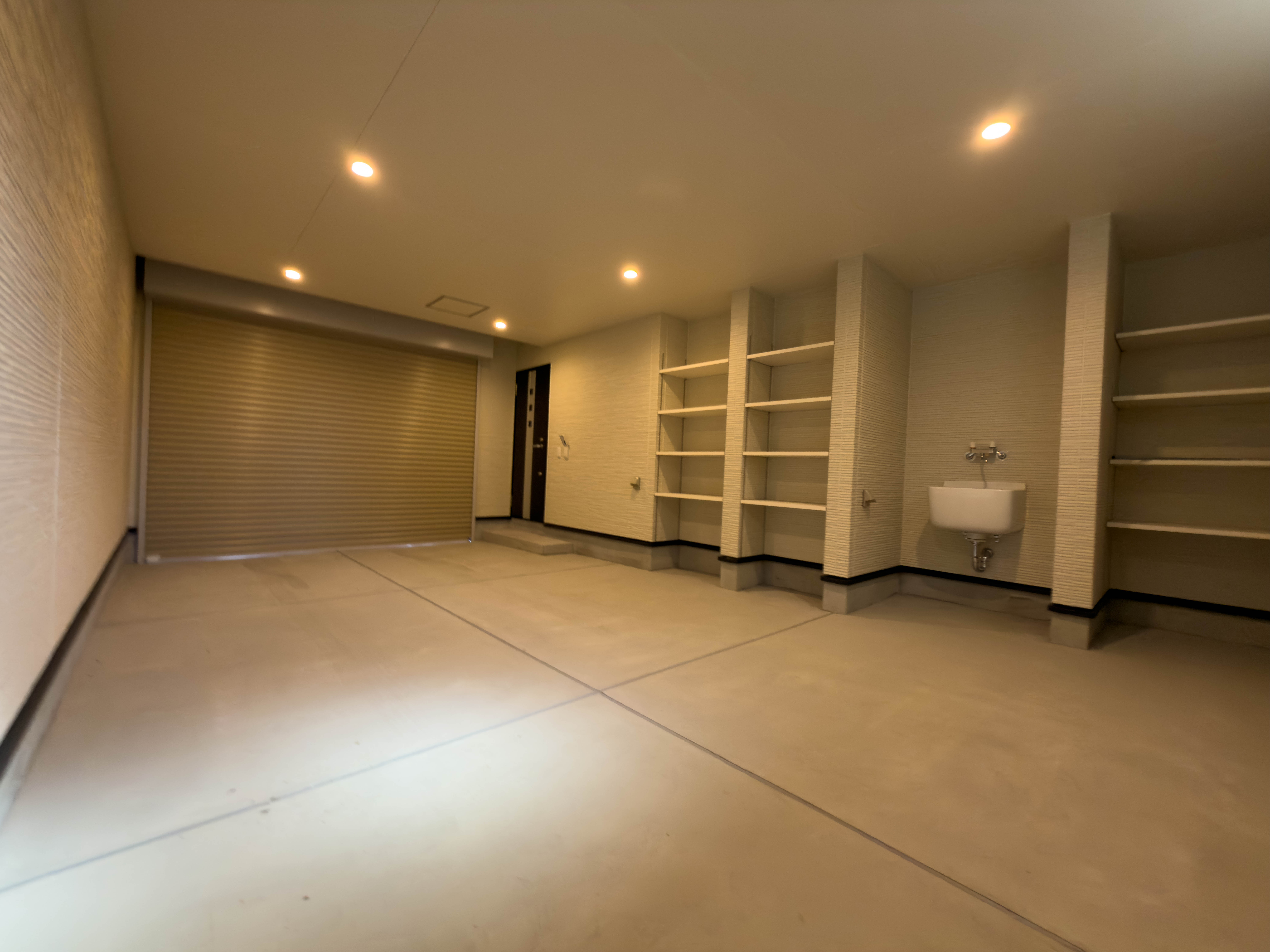 ガレージスペースの横幅は2.9m
 loading=