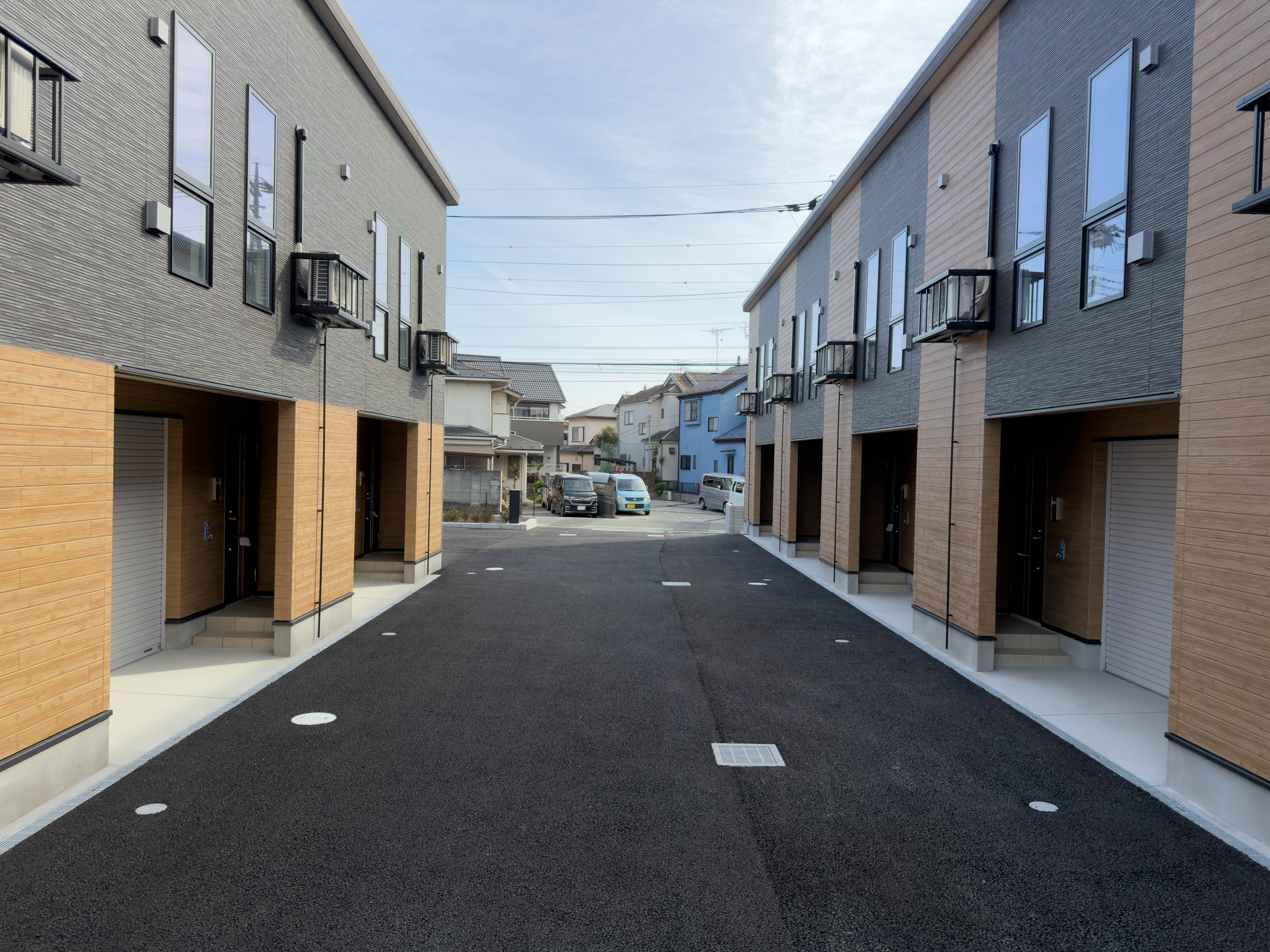 三郷市のガレージハウス「アンフラマンス エッジ」の外観③
 loading=