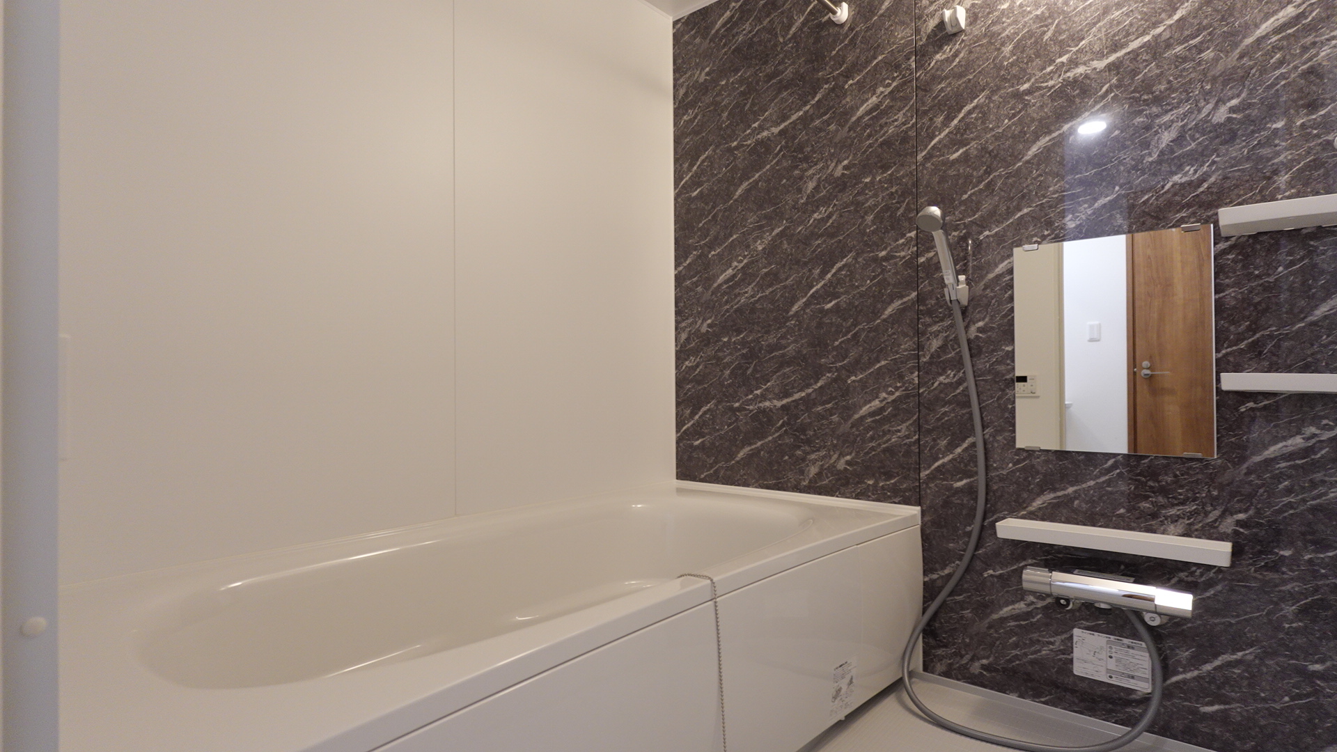 浴室換気乾燥機付きのユニットバス loading=