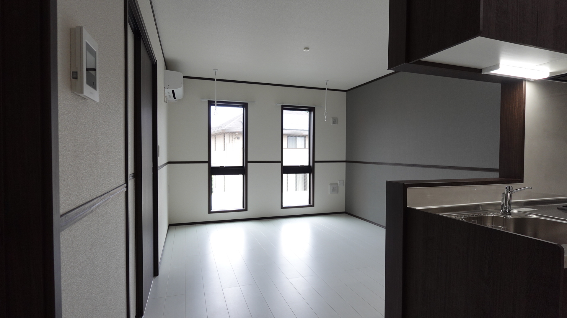 明るい窓の有るLDK
 loading=